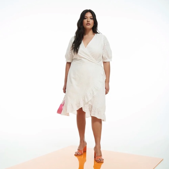 NWT Ruffled Edge Wrap Dress - Addition Elle - Picture 1 of 8